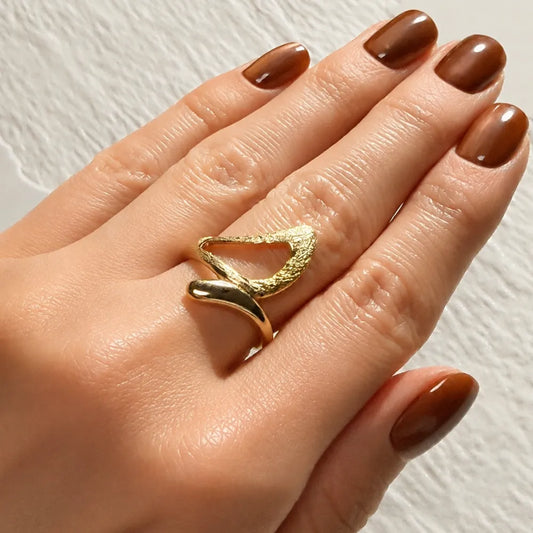 Anillo Essenza Ajustable Enchapado Oro 24K